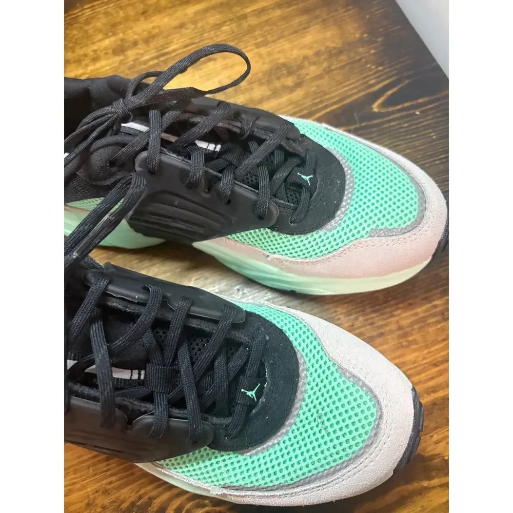 Jordan’s teal and black sneakers size 7Y